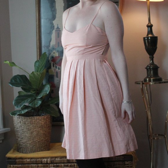 Ballet pink silk open-back cocktail dress - Picture 2 of 4